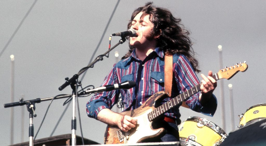 Die bevorstehende Auktion der legendären 1961 Fender Stratocaster von Rory Gallagher steht an. Fans und Sammler kommen zusammen, um das Erbe eines der größten Gitarristen aller Zeiten zu ehren.