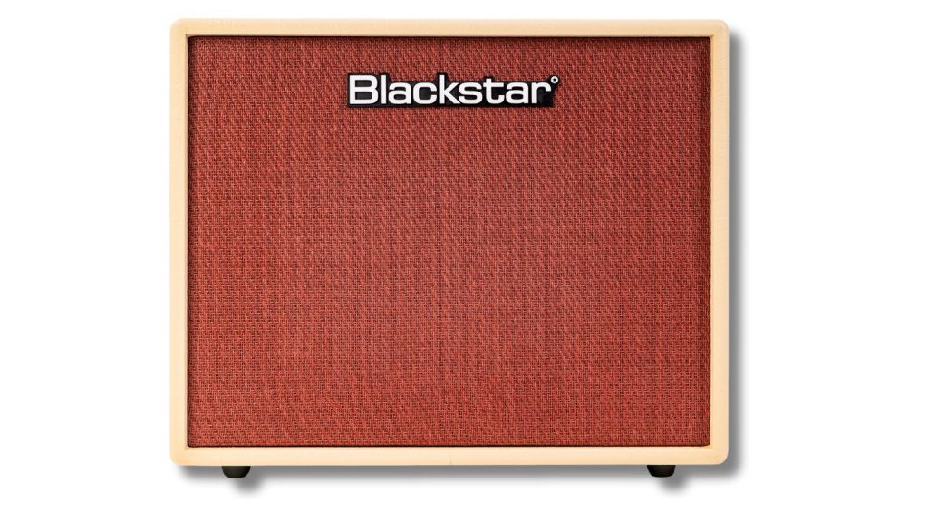 Der Blackstar Debut 100R verspricht Spielern ein einfaches Spielerlebnis und bietet eine ideale Plattform für Pedale. Ist dies ein würdiges Upgrade gegenüber dem Debut 50R des letzten Jahres?