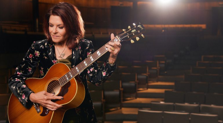 Gibson feiert mit der Johnny Cash SJ-200 und der Rosanne Cash J-185 zwei neue LTD-Modelle. Ausgestattet mit feinsten Komponenten sind sie handgefertigte Schönheiten.