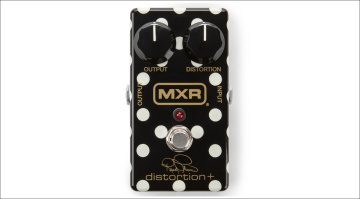 Mit dem MXR Randy Rhoads Distortion + holst du dir den unverwechselbaren Sound einer Gitarrenlegende auf dein Pedalboard.