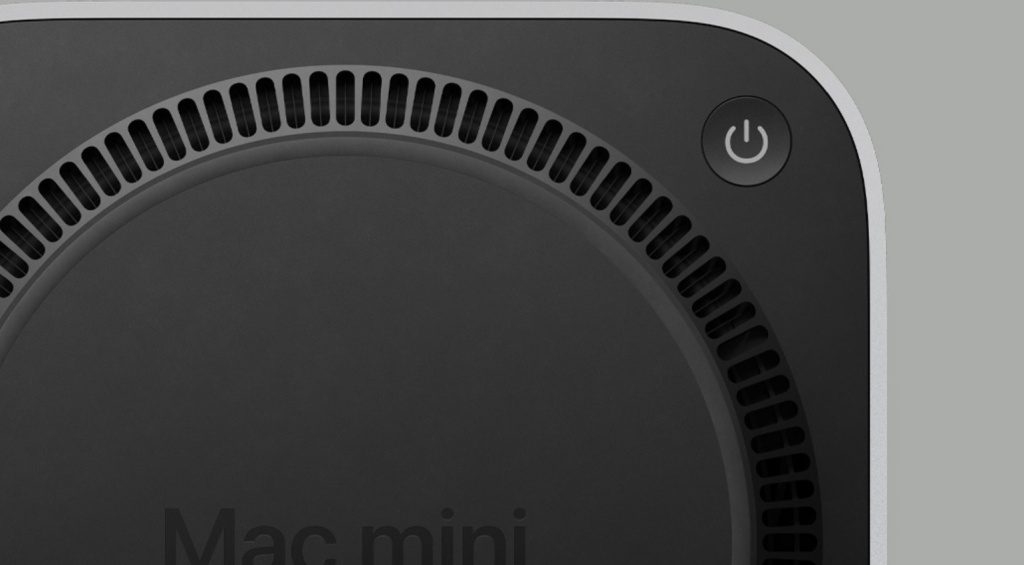 Der Anschaltknopf des Mac mini M4 liegt komischerweise auf der Unterseite der Hardware.