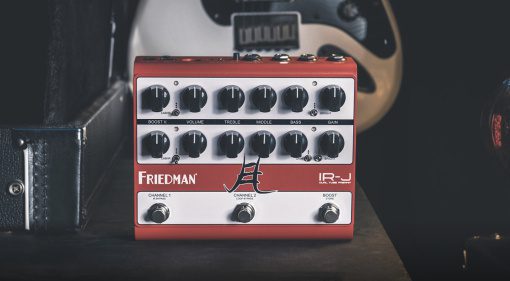 Der Friedman IR-J ist da und liefert den gewohnten Friedman Amp-Sound. Jetzt sogar mit Tube Screamer an Bord!