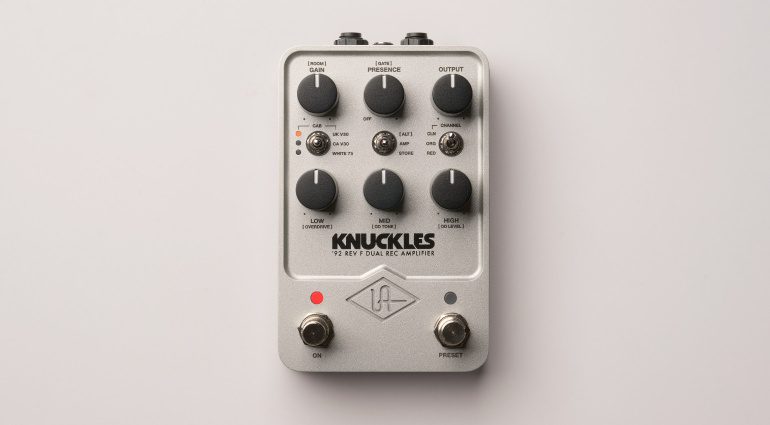 Das UAFX Knuckles ‘92 Dual Rec Amplifier Pedal bringt den ikonischen Sound des legendären „Rev F“ Dual Rec High-Gain-Amps auf dein Pedalboard.