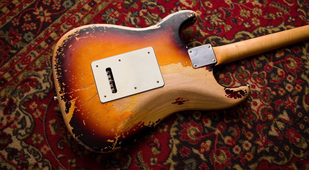 Der Custom Shop baut die Fender John Frusciante Stratocaster in limitierter Auflage. Mit Kratzern und Schweiß vom Meister der Red Hot Chili Peppers.