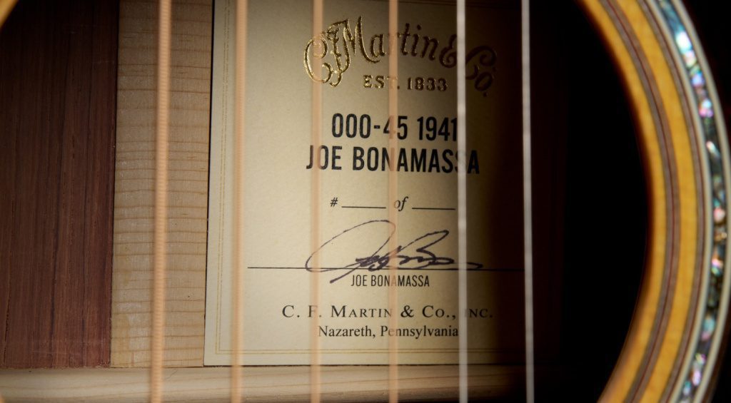 Die Martin 000-45 Joe Bonamassa ist ein Instrument mit Story und Handwerkskunst und auf 45 Exemplare limitiert.