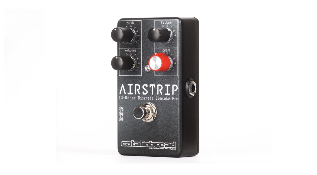 Der Catalinbread Airstrip Console Pre ist von der legendären Trident A-Serie inspiriert, die die Essenz der klassischen britischen Trident-Mischpulte einfängt.