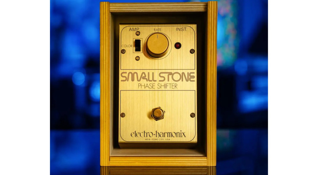 electro-harmonix Golden Small Stone in einer schicken Holzbox