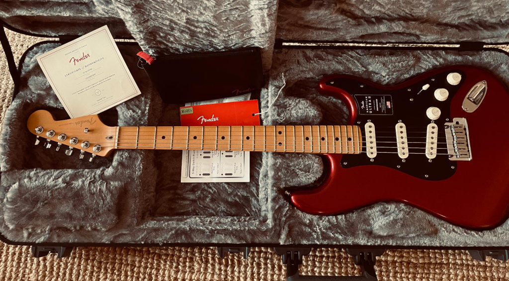 Fender American Ultra II Stratocaster: Alles im Koffer