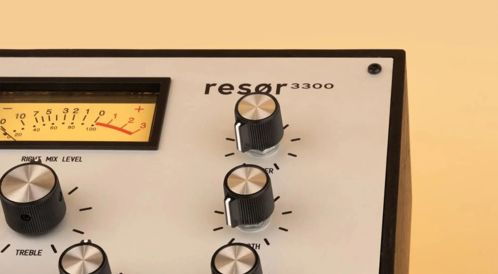 resør 3300 - VU-Meter und Regler