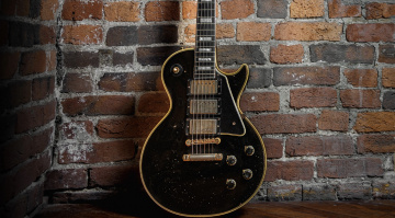 Die Eric Clapton 1958 Les Paul Custom Ebony verkörpert das Erbe eines der erfolgreichsten und einflussreichsten Gitarristen der Musikgeschichte.