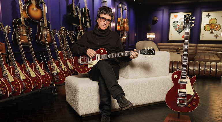 Gibson präsentiert eine limitierte Auflage von handsignierten Johnny Marr '84 Les Paul Standard-Gitarren mit Bigsby-Tuning.