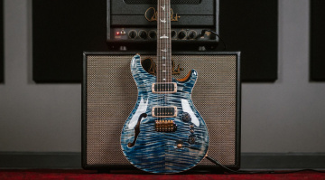 Mit der PRS 40th Anniversary Custom 24-08 Semi-Hollow LTD feiert der Hersteller eines seiner erfolgreichsten Modelle.